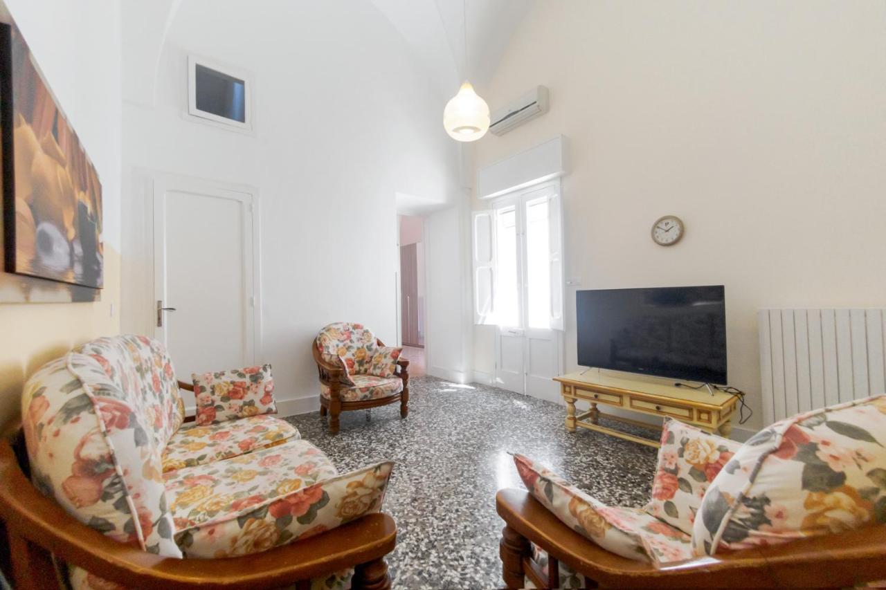 Casa Vacanze Penelope Alessano Bagian luar foto